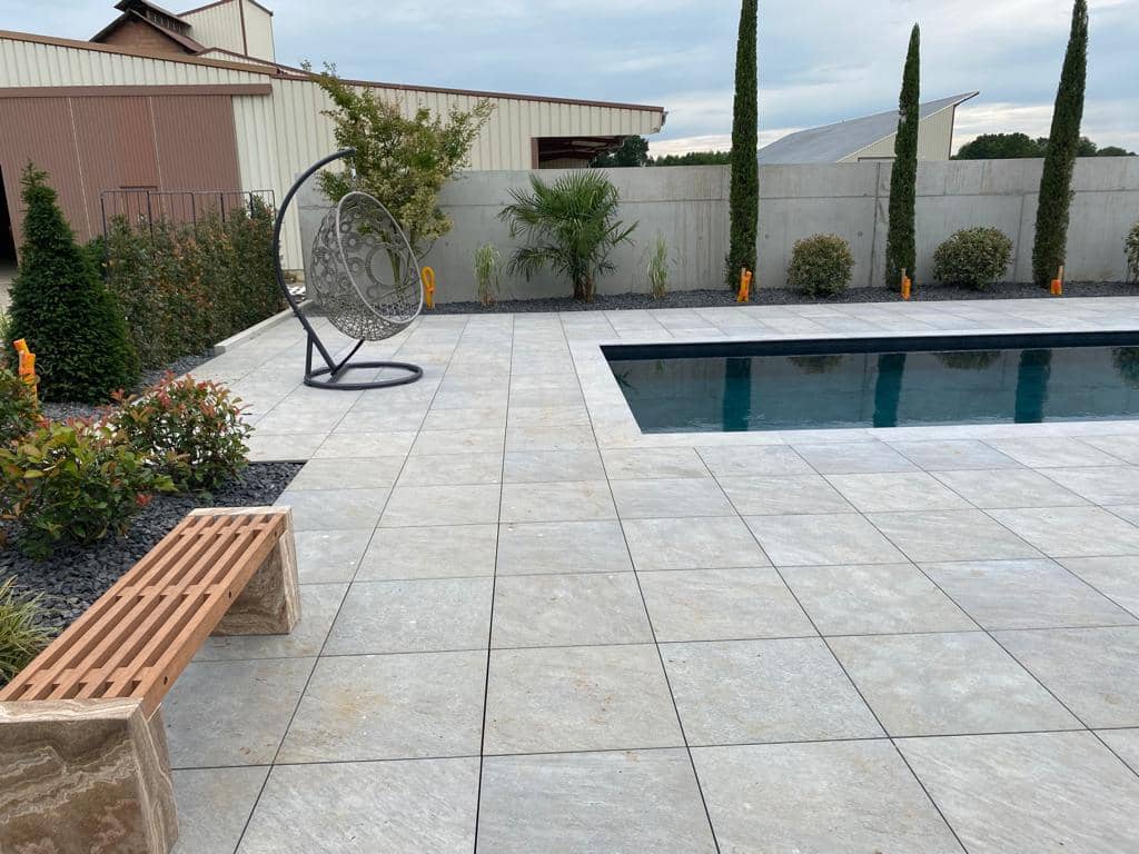 Quels sont les critères pour choisir un carrelage extérieur résistant aux changements climatiques ? Bischheim