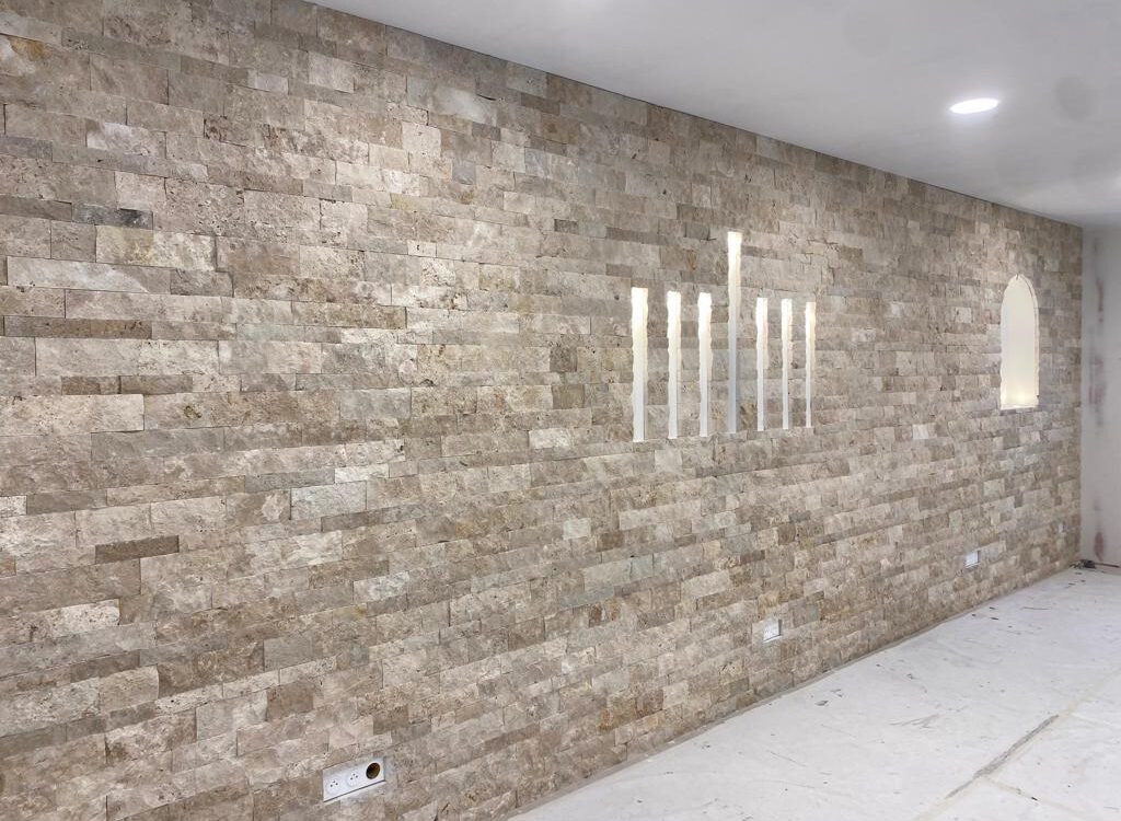 Décoration intérieure en pierre de parement à Strasbourg dans le Bas Rhin Obernai