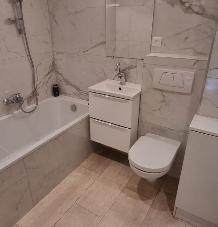 Rénovation salle de bain complète à l&#8217;Orangerie Strasbourg en carrelage 120&#215;60 marbré Erstein