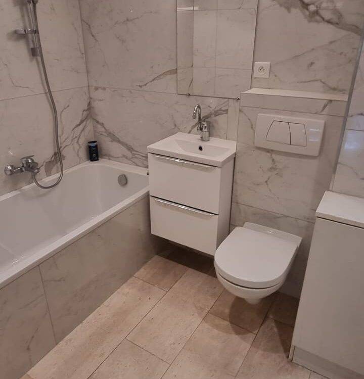Rénovation salle de bain complète à l&#8217;Orangerie Strasbourg en carrelage 120&#215;60 marbré Erstein