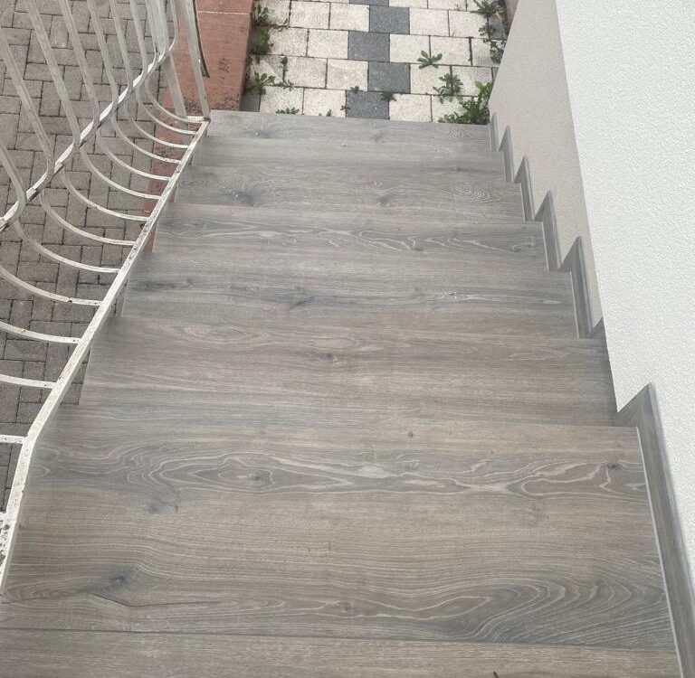 Escalier ext&eacute;rieur carrelage 20 mm &agrave; Souffelweyersheim pr&egrave;s de Strasbourg Ostwald
