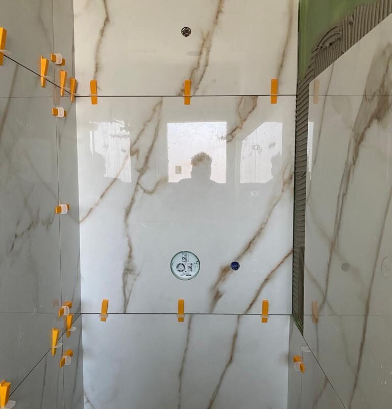 Carrelage 100&#215;100 effet parquet et douche à l&#8217;italienne Bischwiller 0