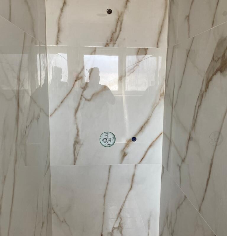 Carrelage 100&#215;100 effet parquet et douche à l&#8217;italienne Hœœnheim 2