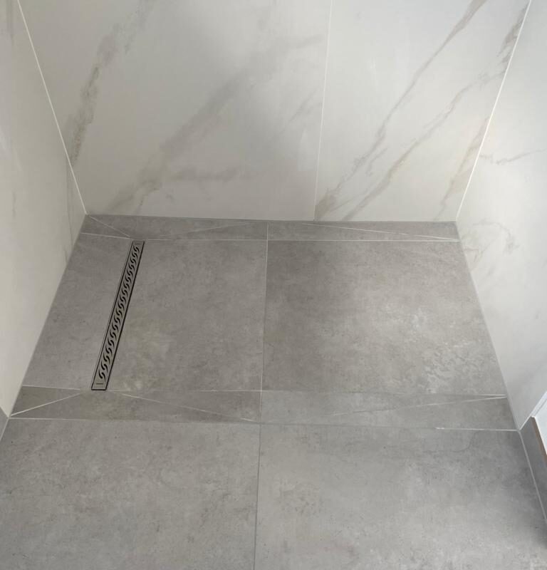 Carrelage 100&#215;100 effet parquet et douche à l&#8217;italienne Strasbourg 5