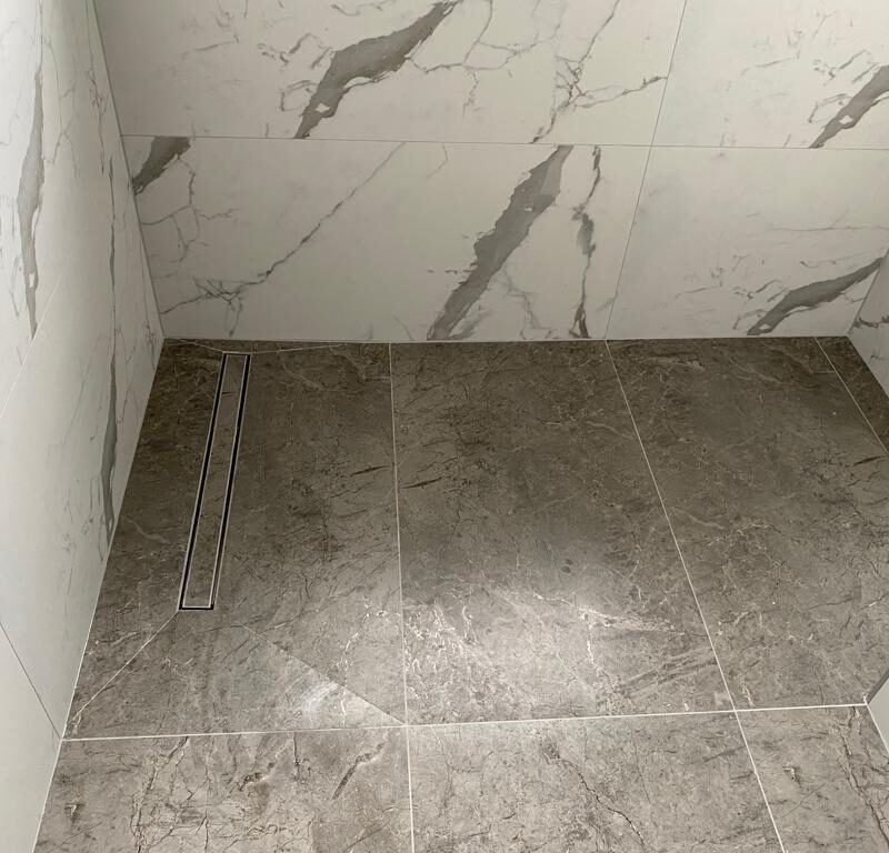 Chantier réalisé à Eschau : pose de carrelage intérieur sol et mur et pose de parquet Bischwiller 1