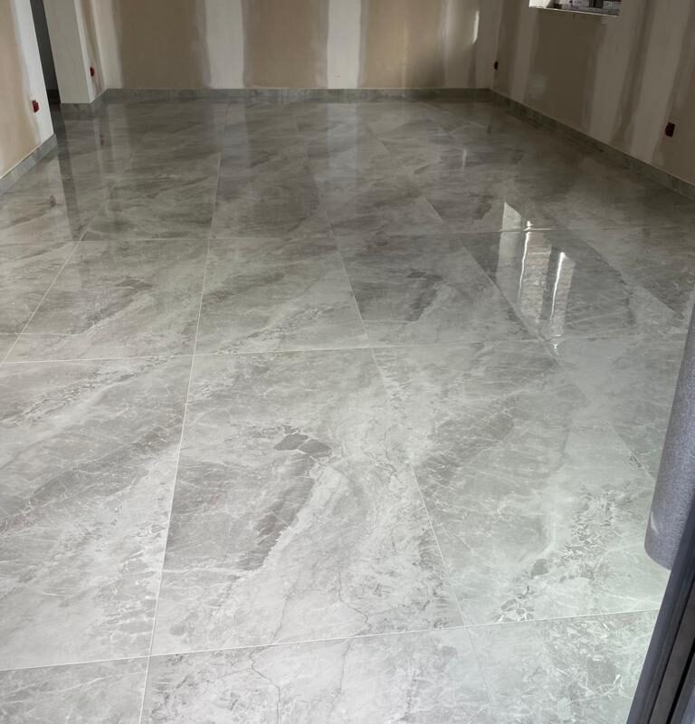 Chantier réalisé à Eschau : pose de carrelage intérieur sol et mur et pose de parquet Obernai 9