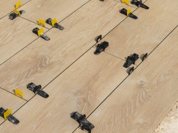 CARRELAGE_NIVELLEMENT 600X450 | Caro Pro 67 Quelles sont les différentes techniques de pose du carrelage ? Erstein 1